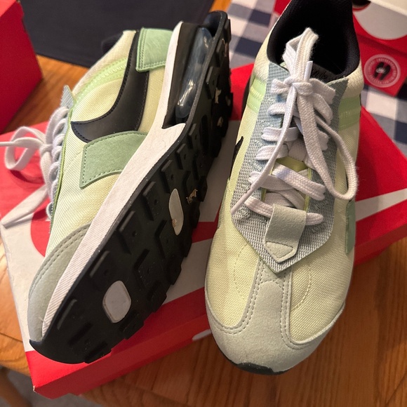 Sneakers - Picture 1 of 1